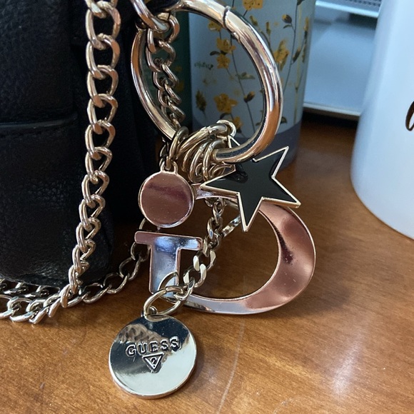 Beautiful Guess handbag with charms - Picture 8 of 9